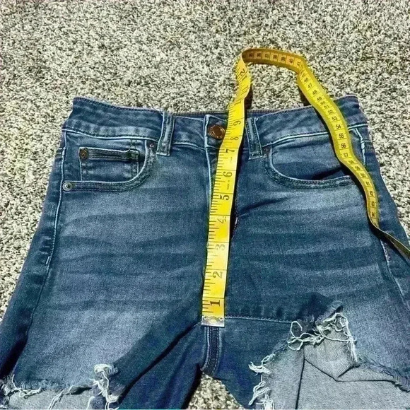 American Eagle Hi Rise Shortie Next Level Stretch Jean shorts Size 2 Frayed Hem - Picture 4 of 10